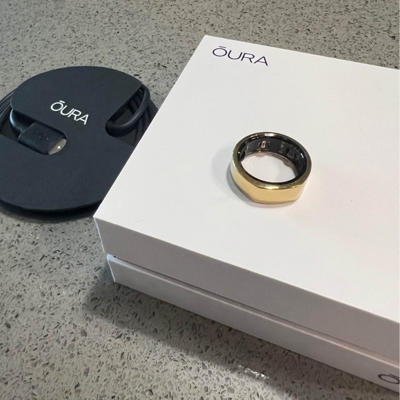 Oura Ring - Picture 1 of 2